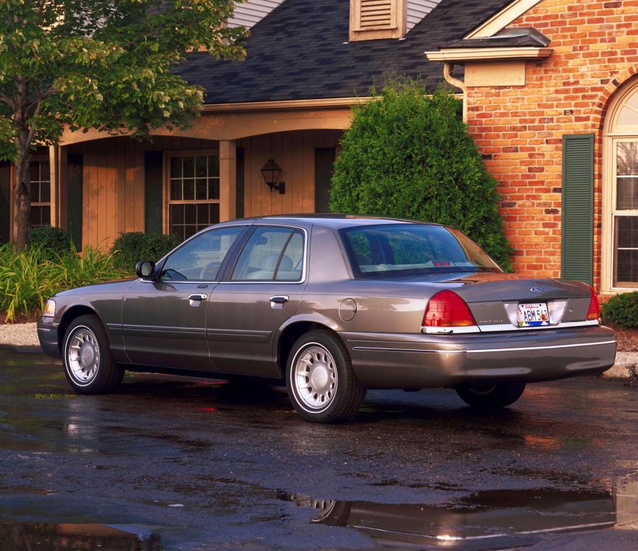  Ford Crown Victoria 1998 года  (фото 119 из 161)